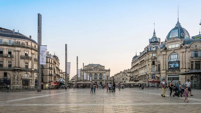 Montpellier im [[reg || Languedoc]] - die moderne Stadt im Rebenmeer am Mittelmeer