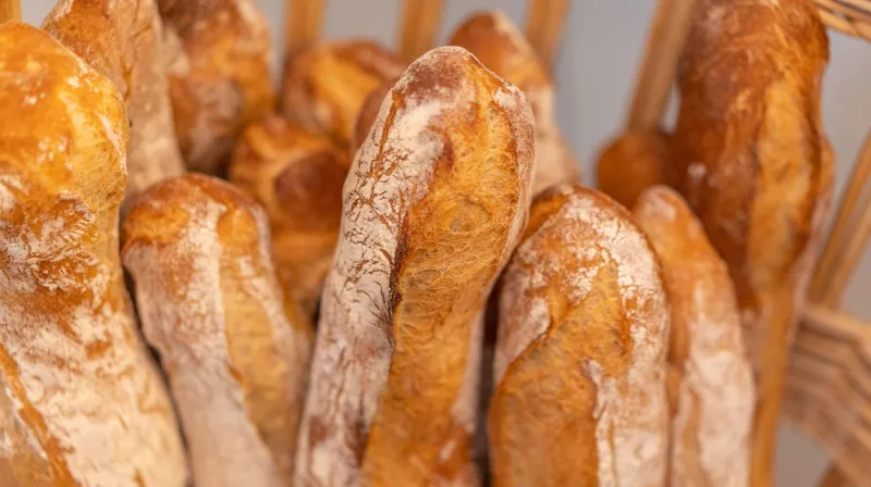 Ein Baguette ist fester Bestandteil des Essens in Frankreich