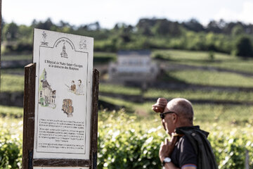 Die [[wjo || vor-den-moenchen || Anfänge des Burgund]] liegen weit vor unserer Zeit und selbst die Mönche waren nicht die erste, die Wein im Burgund anbauten.