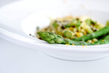 Spargelrisotto und Sauvignon ist eine der klassischen Risotto & Wein Kombinationen
