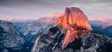 Granit ist vulkanisches Gestein, entstanden in großer Tiefe. Angehoben durch tektonische Bewegungen, gelangt es an die Oberfläche
